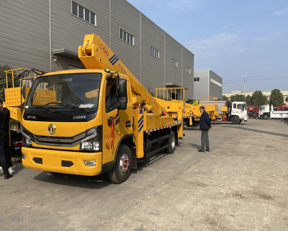 國(guó)六東風(fēng)多利卡25米直臂高空作業(yè)車